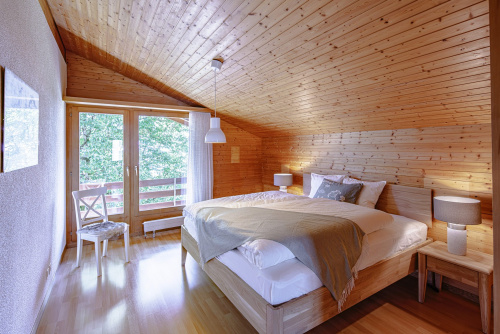 Geraeumige villa zimmer 3