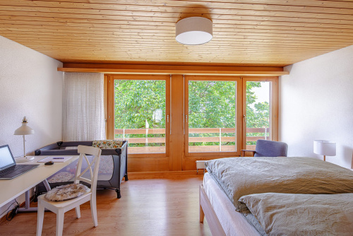 Geraeumiges haus zimmer 2