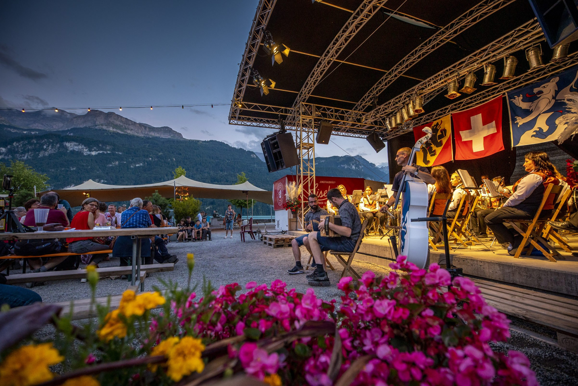 events-folkloreabend-brienz-1